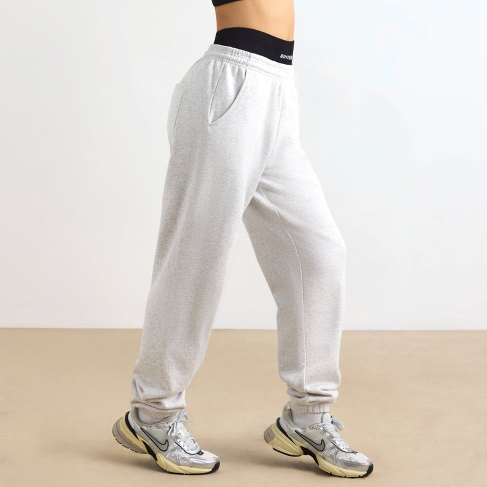 BO&TEE | Mid-Rise Joggers in Heather Grey | Size: Medium